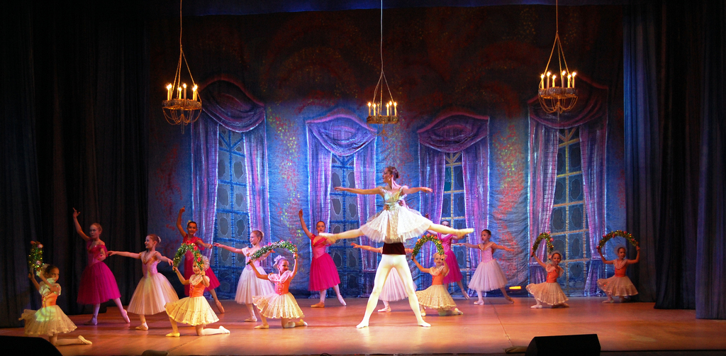 Афиша Ижевска — Юбилейный концерт детского театра-балета «Радуга»