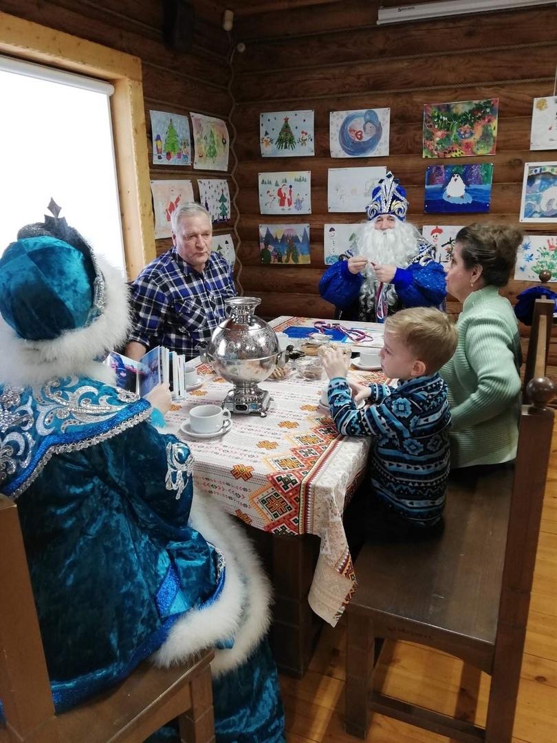 Афиша Ижевска — Чаепитие в зоопарке с Дедом Морозом