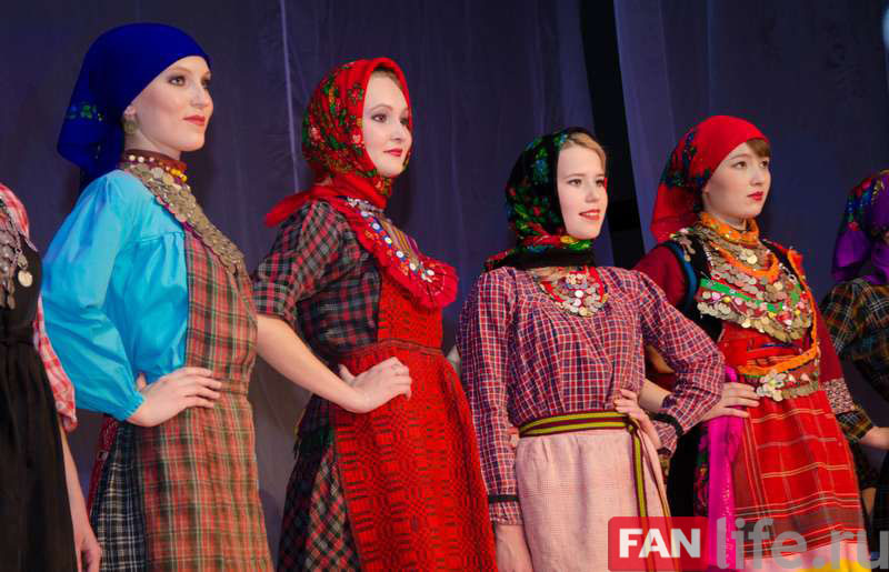 Первый фестиваль удмуртской моды прошёл в Филармонии