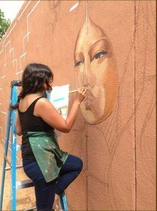 Художница из Америки украсит фасад «Галереи»