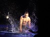Афиша Ижевска — Шоу под дождём «Мужчина vs Женщина» | Как это было?