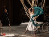 Афиша Ижевска — TheatreHD: Добрый человек из Сезуана